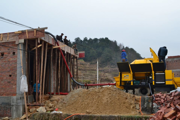 搅拌拖泵湖南邵阳工地现场